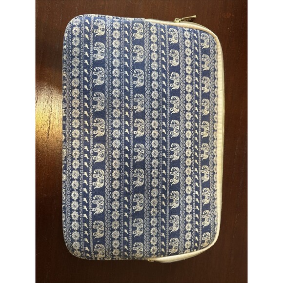 Kayond Blue & White Elephant Pattern Laptop Sleeve With Zipper - Picture 3 of 3